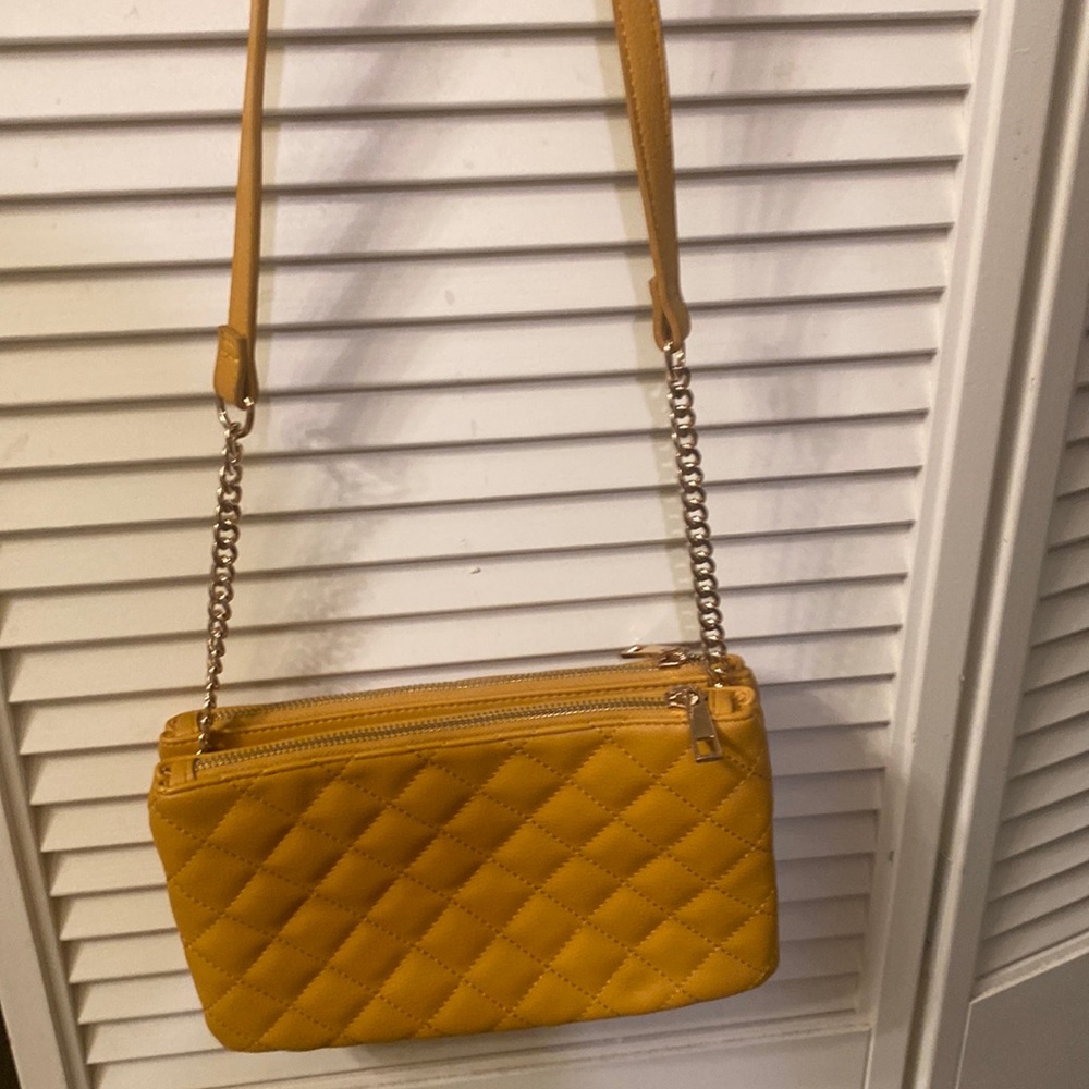 Adorable yellow quilted Forever 21 purse